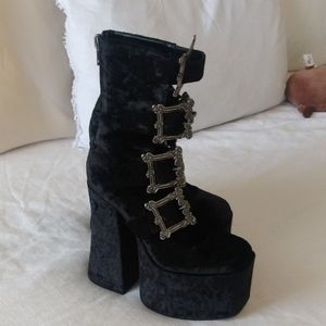Platform buckle heels